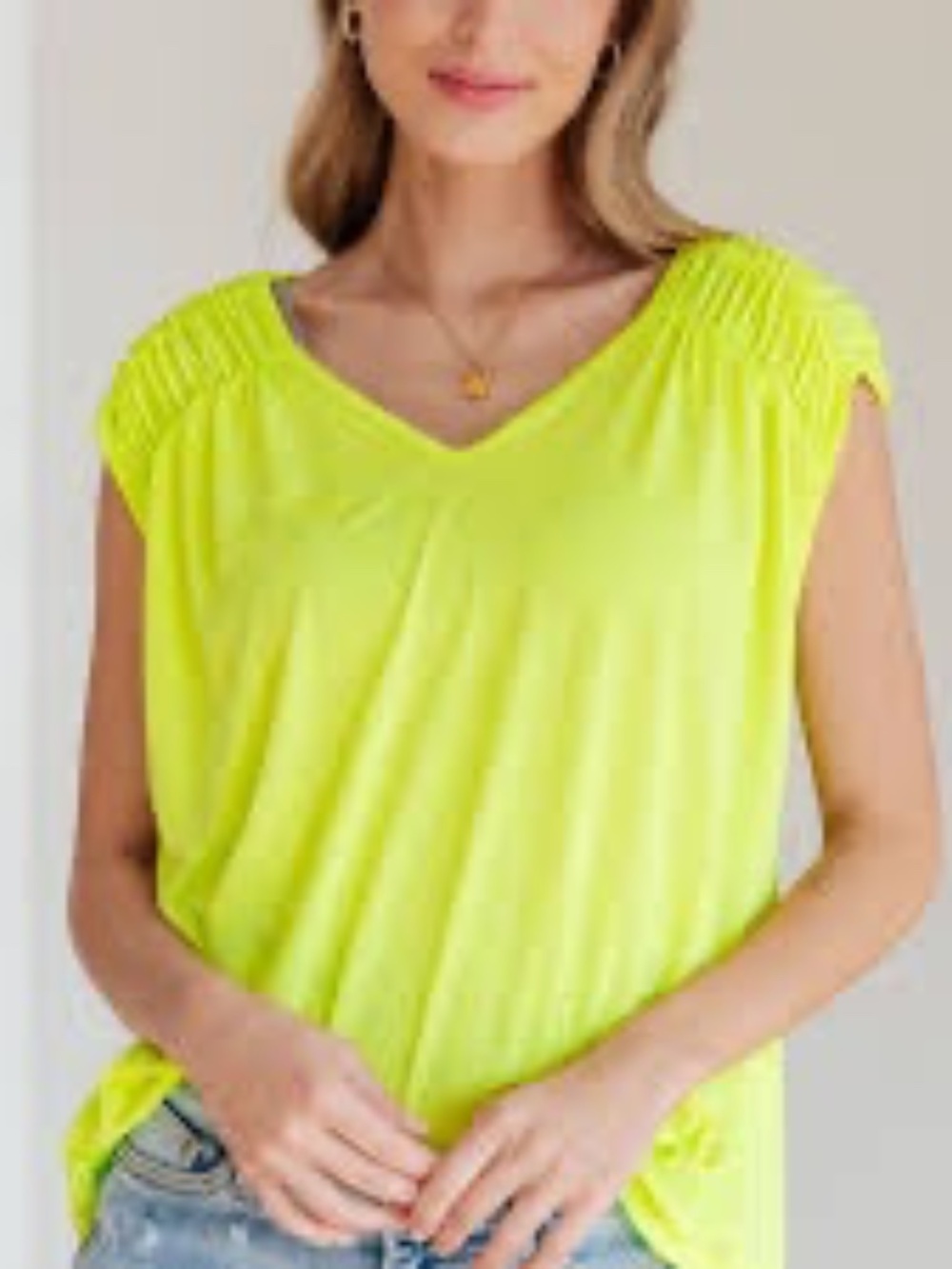 New Dear Scarlett Women's Sleeveless Top Ruched Shoulders Cap Sleeve Yellow - Picture 3 of 4